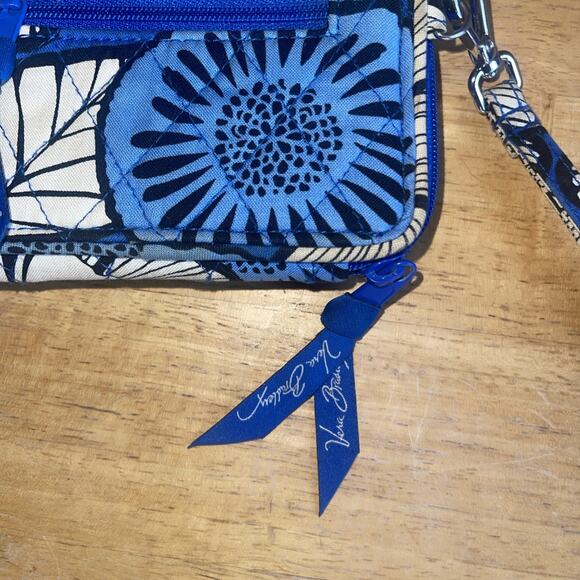 Vera Bradley Wristlet /Blue Bayou - Picture 3 of 8